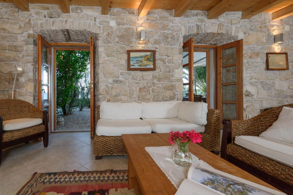 Luxury Beachfront Villa Mare With Private Pool At The Beach Orebic - Peljesac מראה חיצוני תמונה