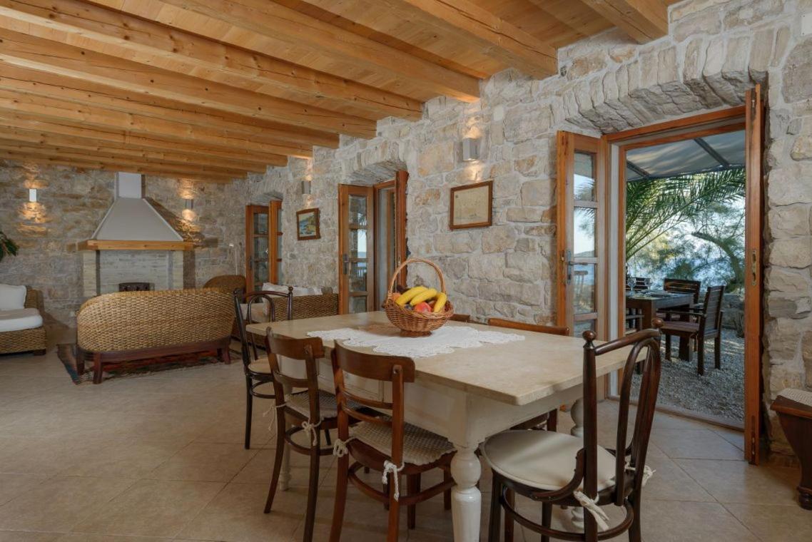 Luxury Beachfront Villa Mare With Private Pool At The Beach Orebic - Peljesac מראה חיצוני תמונה